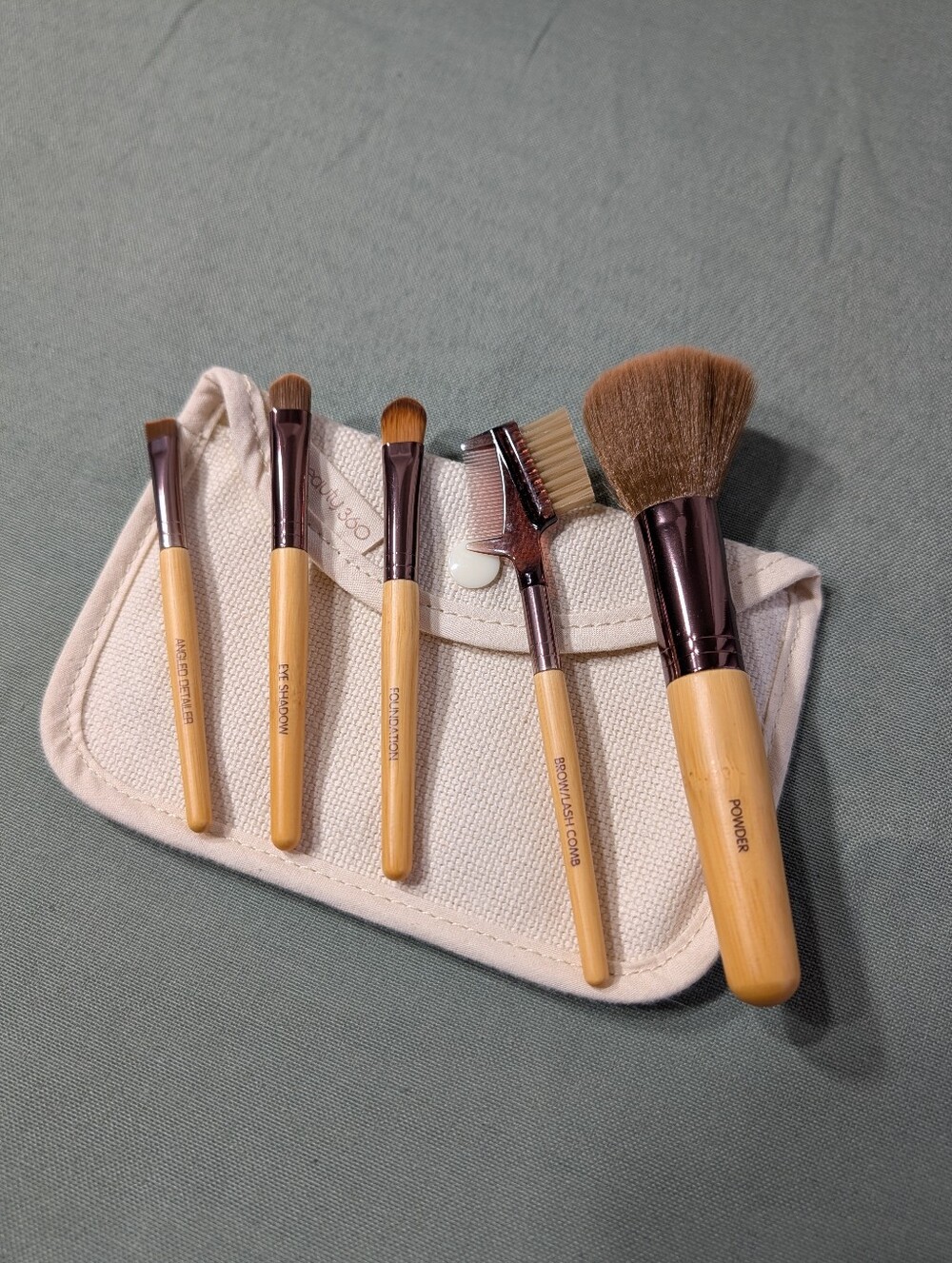5-Piece Makeup Brush Set With Bamboo Handles